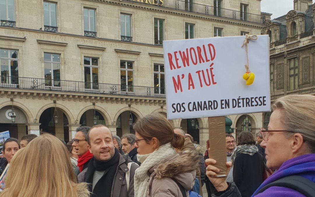 Parigi: giornalisti di Mondadori France in piazza per difendere giornalismo indipendente