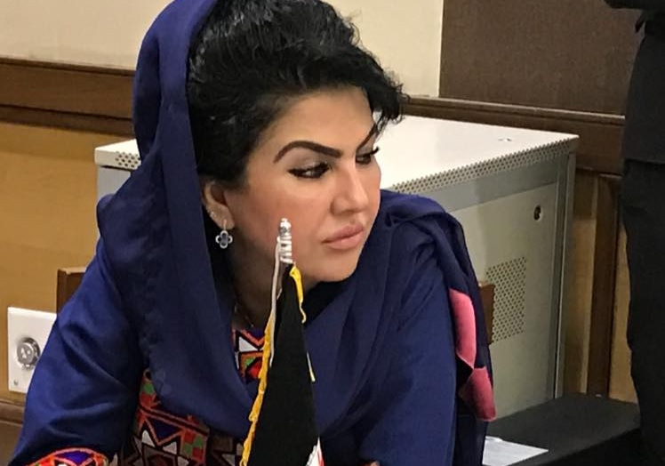 Kabul, uccisa sulla porta di casa la giornalista/attivista Mina Mangal