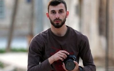 Siria, morto in un bombardamento Anas al-Dyab, fotografo di guerra siriano e volontario della Syria Civil Defense